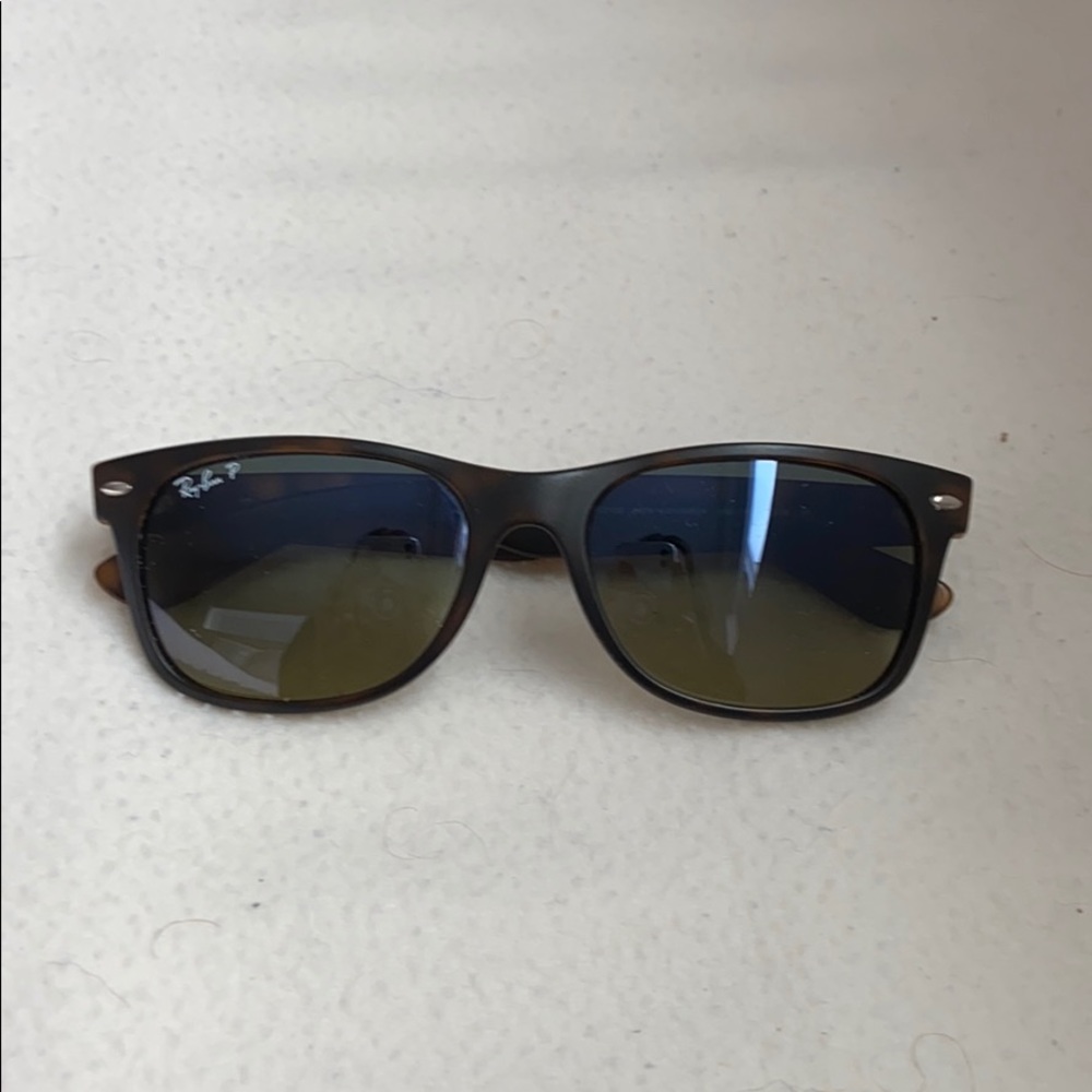 Ray-Ban matte tortoise polarized wayfarer sunglass